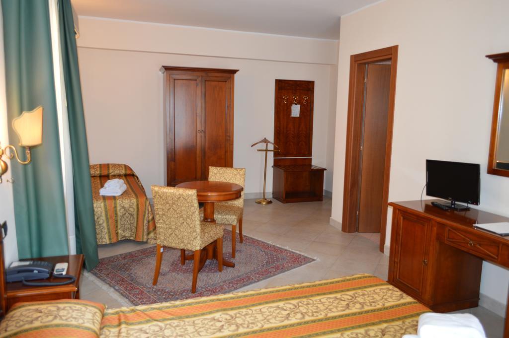 Hotel Delle Palme ファルコーネ 部屋 写真